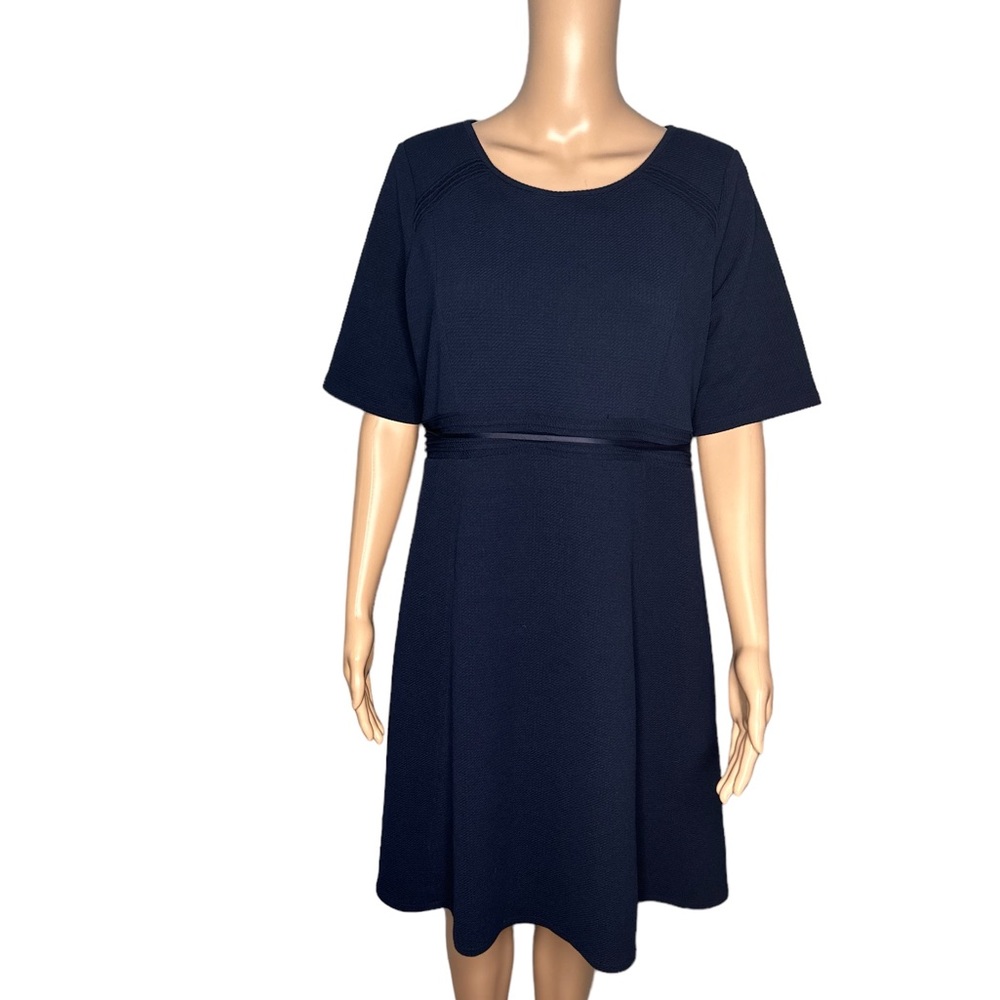 Motherhood maternity navy blue round neck short sleeve belt waist dress size L